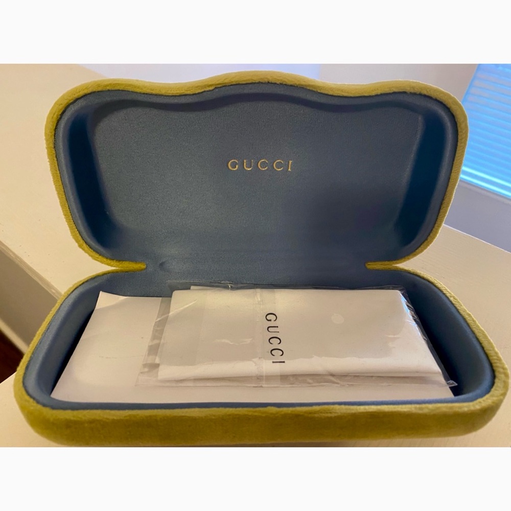 Gucci Velvet Sunglasses Case with Cleaning Cloth